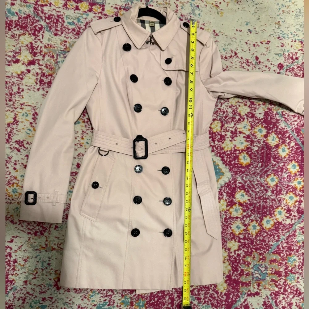 Authentic Burberry Light Pink Trench Coat - Picture 12 of 15